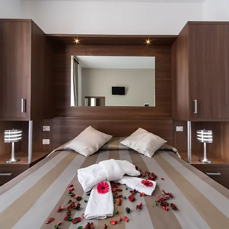 Sweet Holidays In 4*